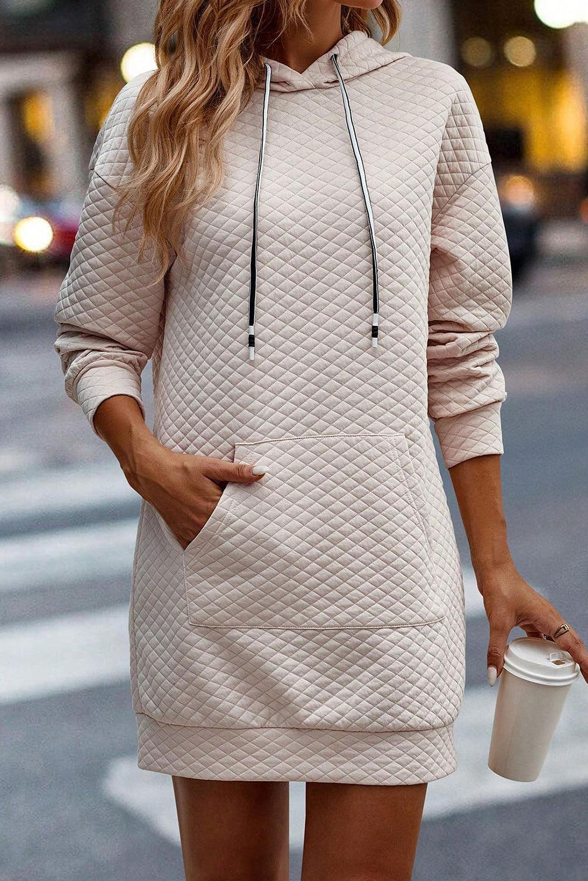 Robe matelassée à capuche avec poche à cordon pour un confort chic