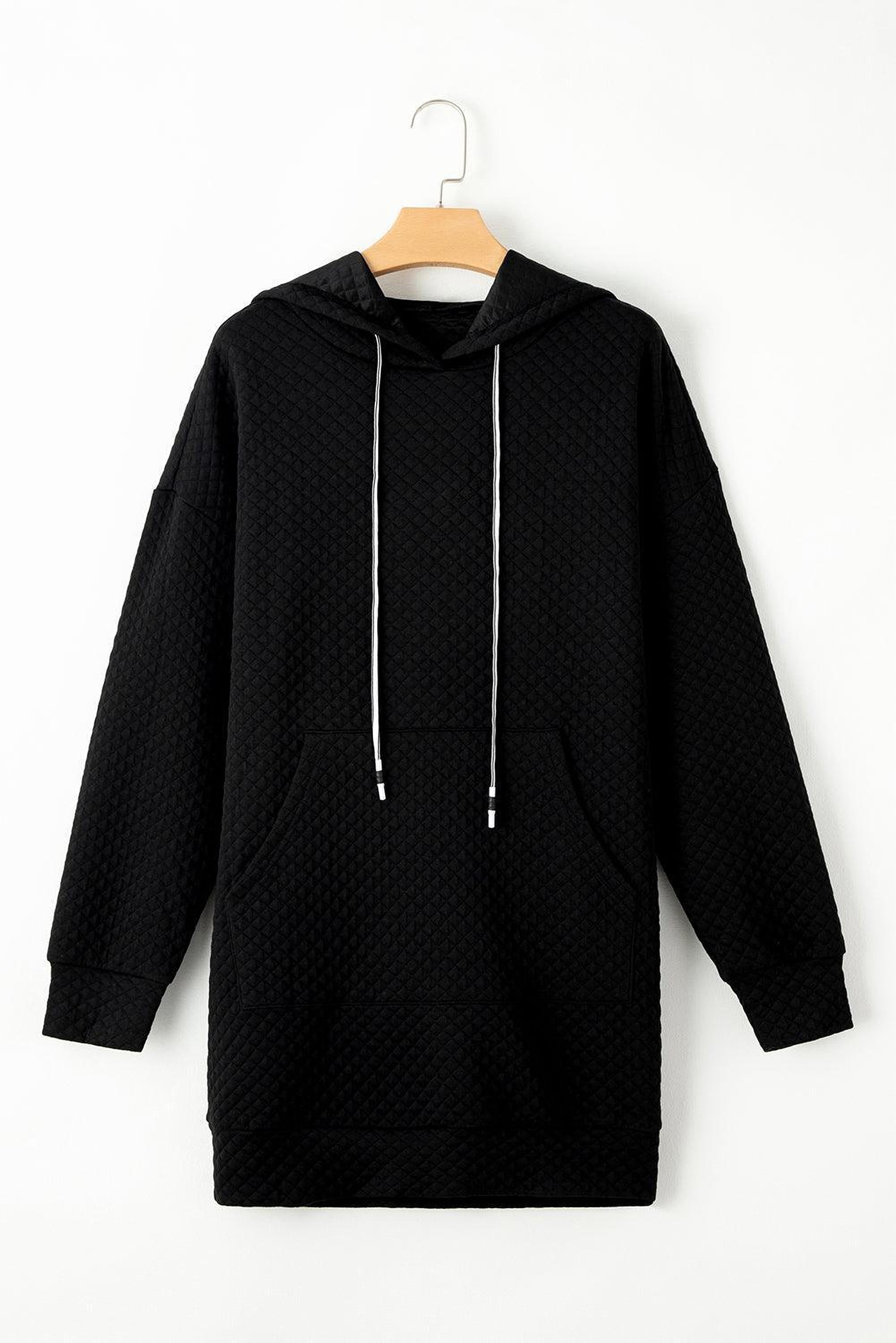 Robe matelassée à capuche avec poche à cordon pour un confort chic