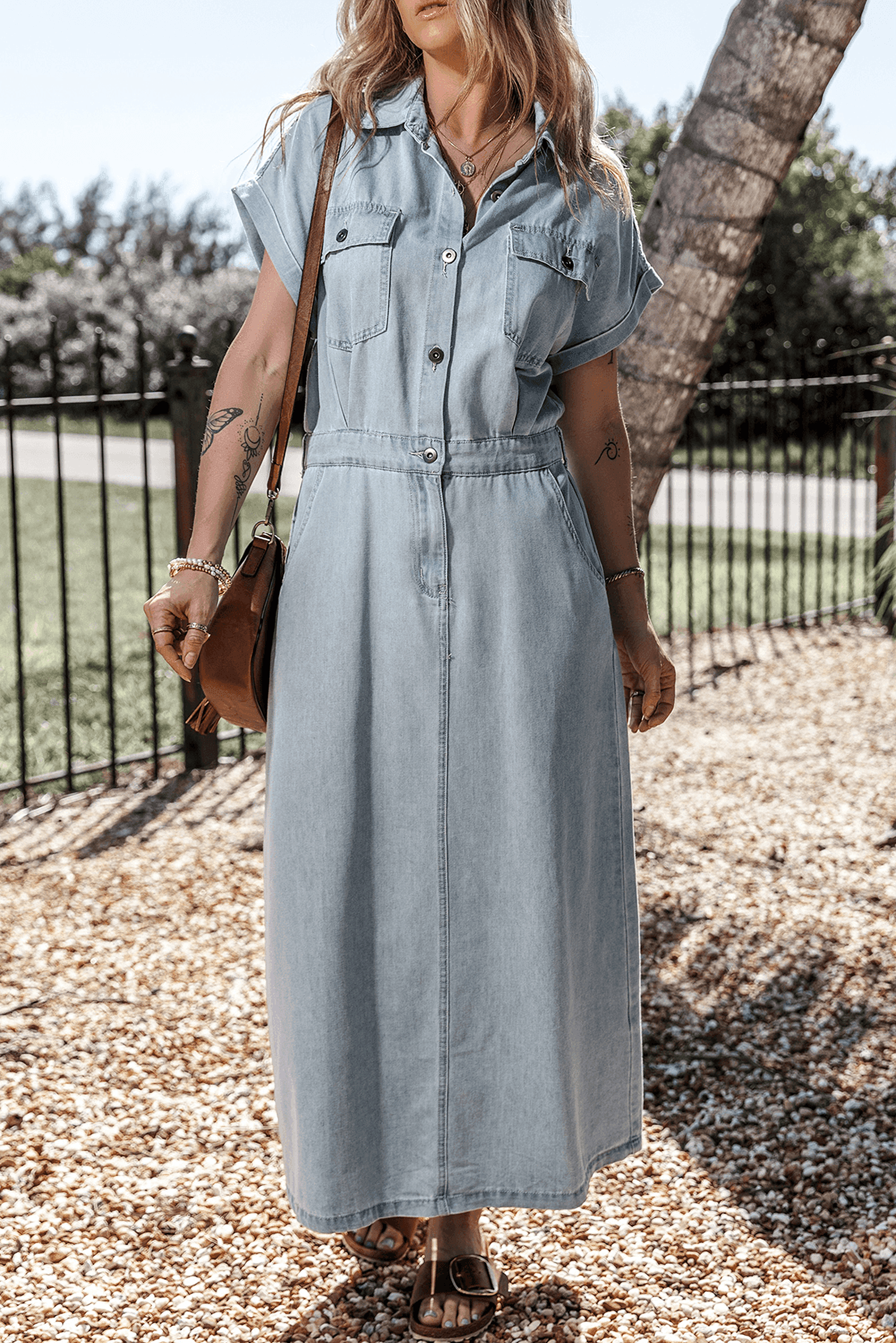 Robe en denim élégante avec manches courtes chauve-souris