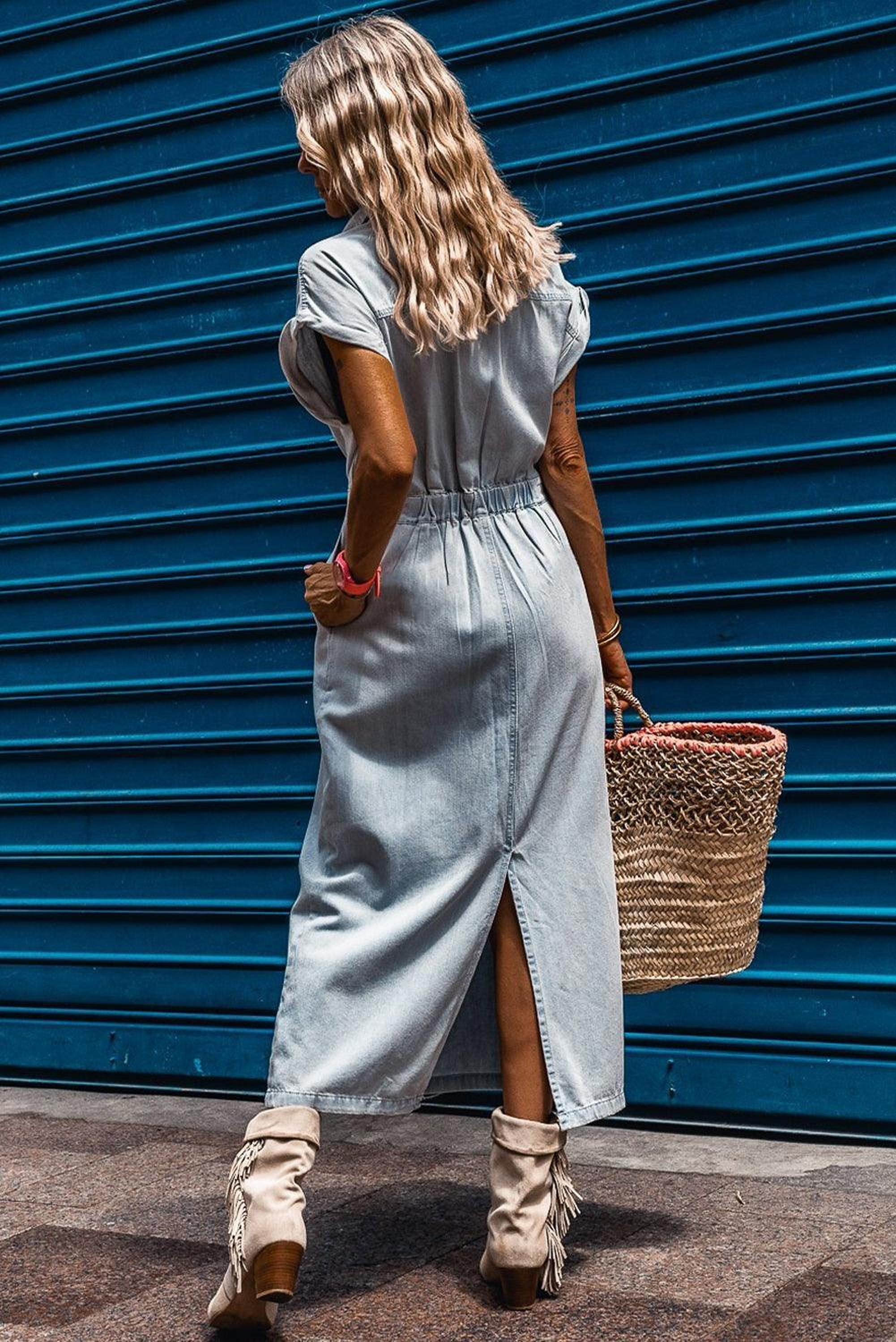 Robe en denim élégante avec manches courtes chauve-souris