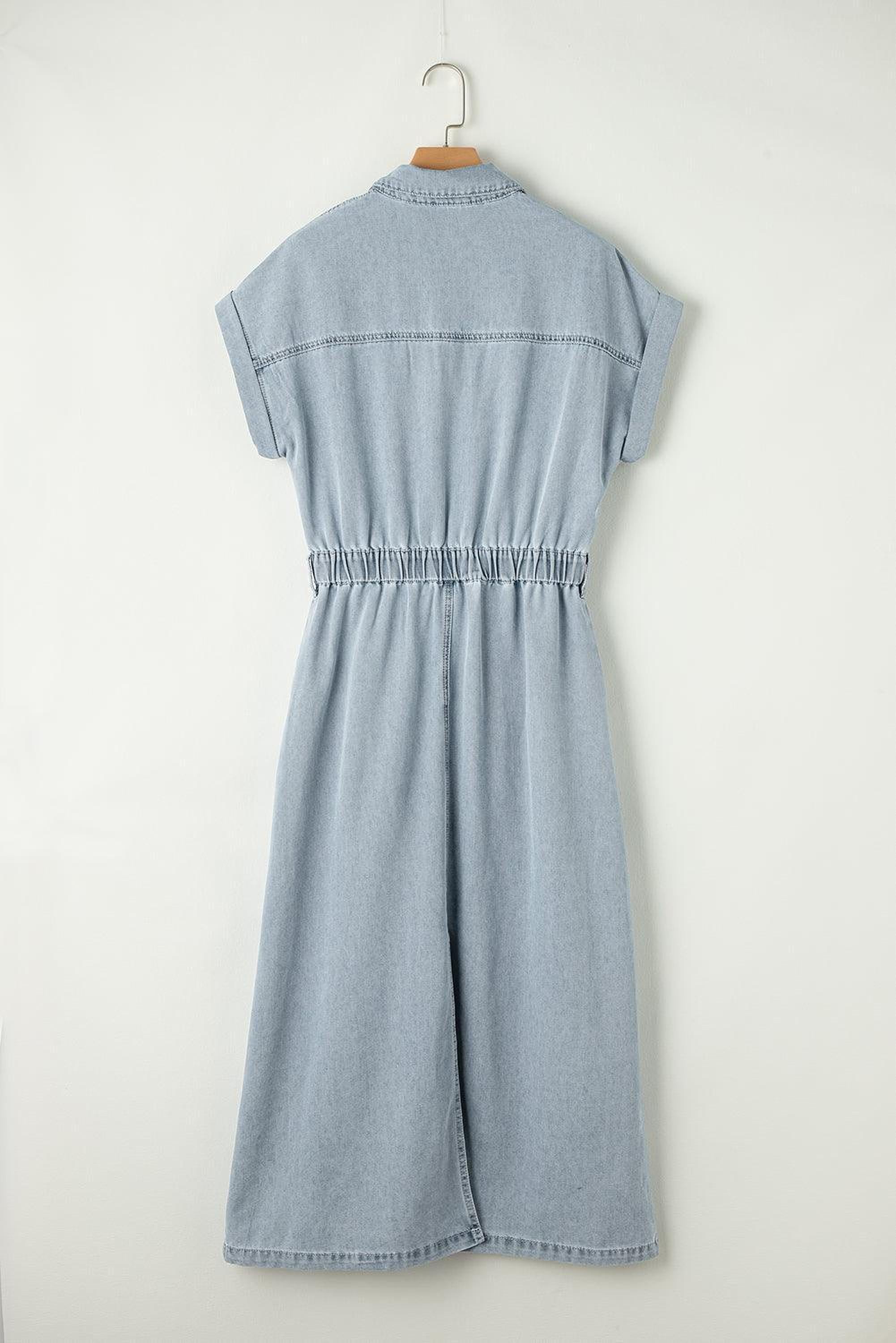 Robe en denim élégante avec manches courtes chauve-souris