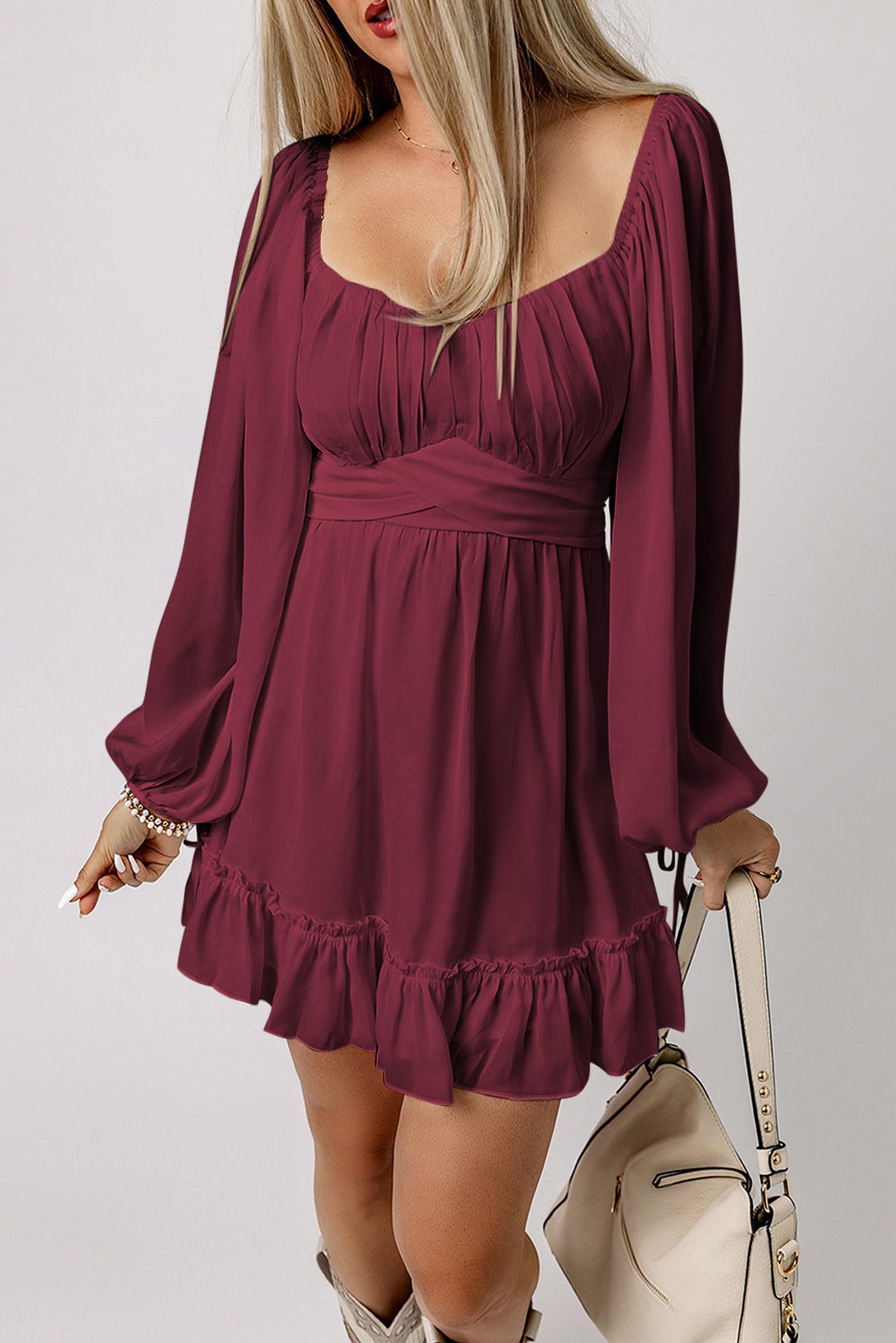 Mini robe rouge éclatante à volants avec taille haute et décolleté carré