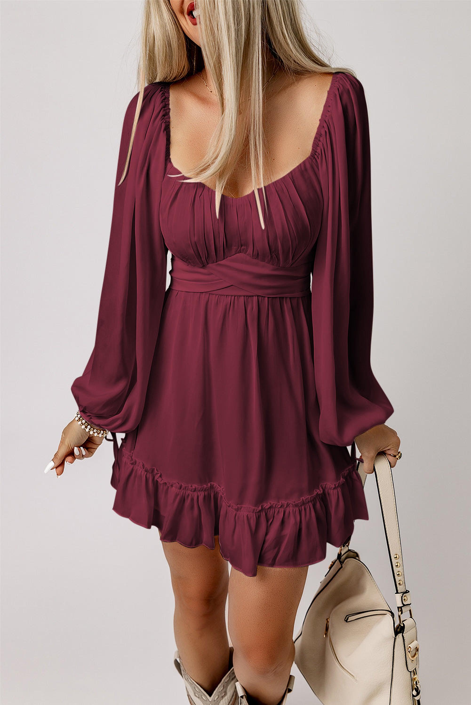 Mini robe rouge éclatante à volants avec taille haute et décolleté carré