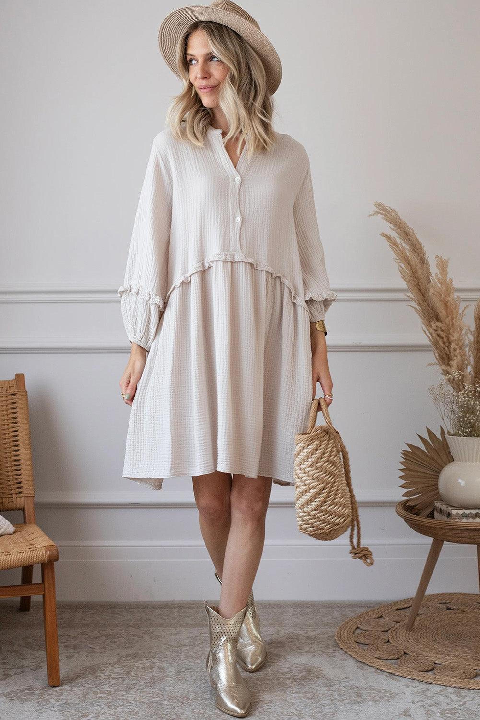 Robe élégante avec volants et structure raffinée