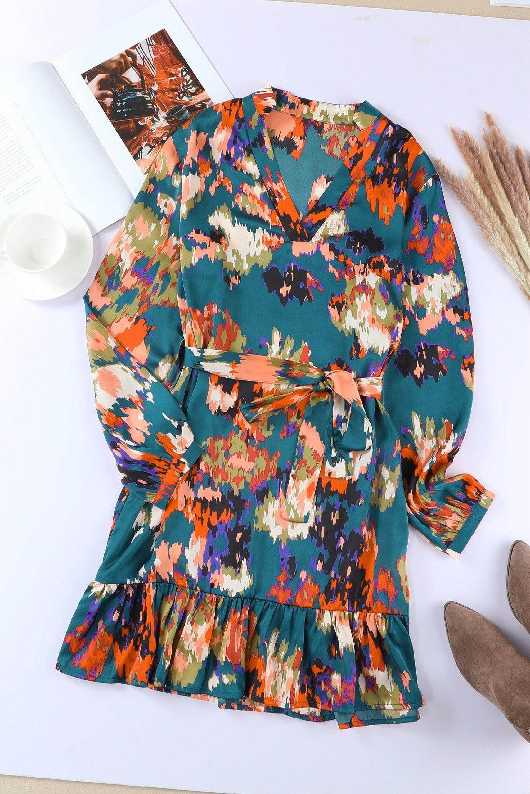 Mini-robe colorée avec des volants élégants