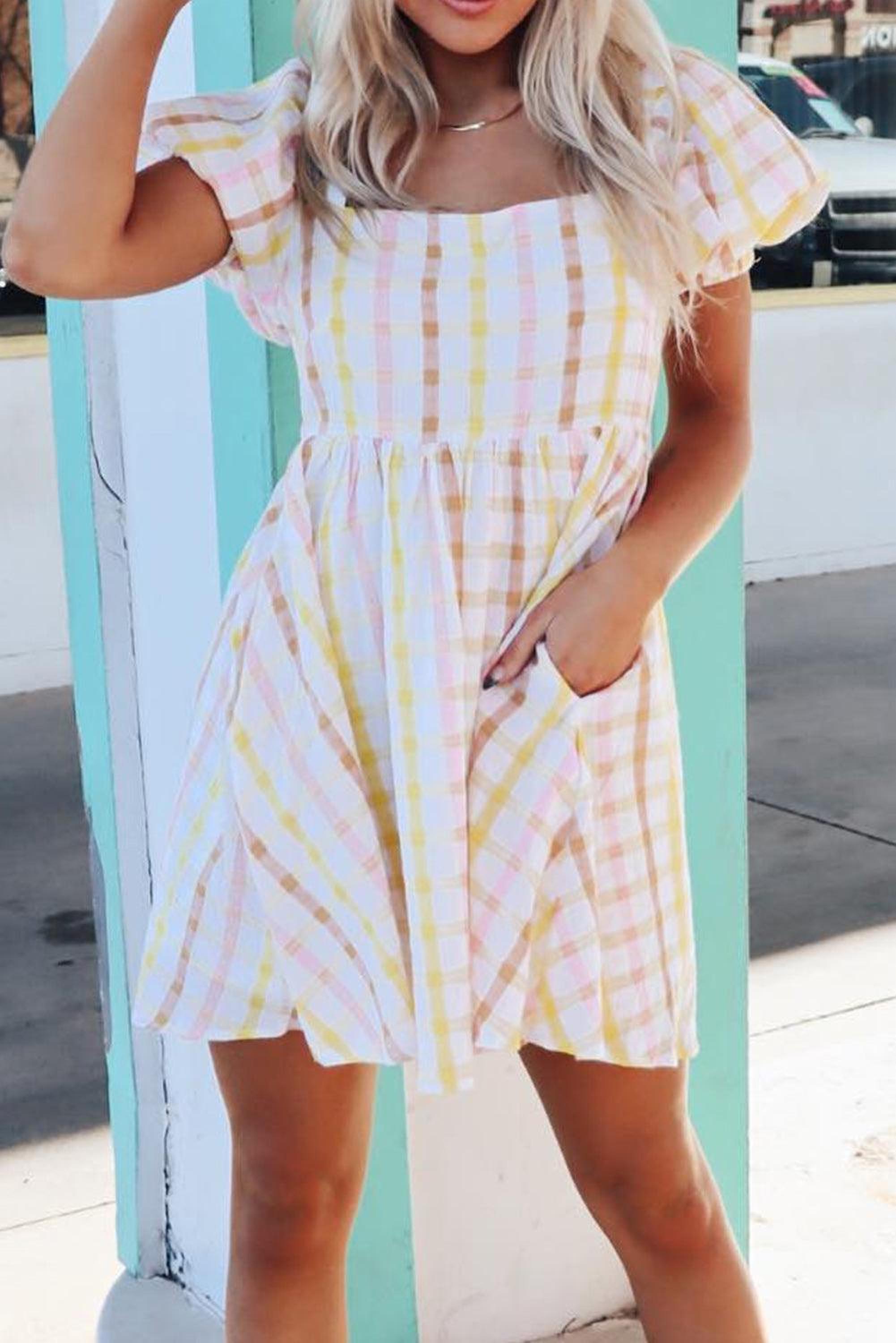 Robe skater à carreaux avec manches bouffantes