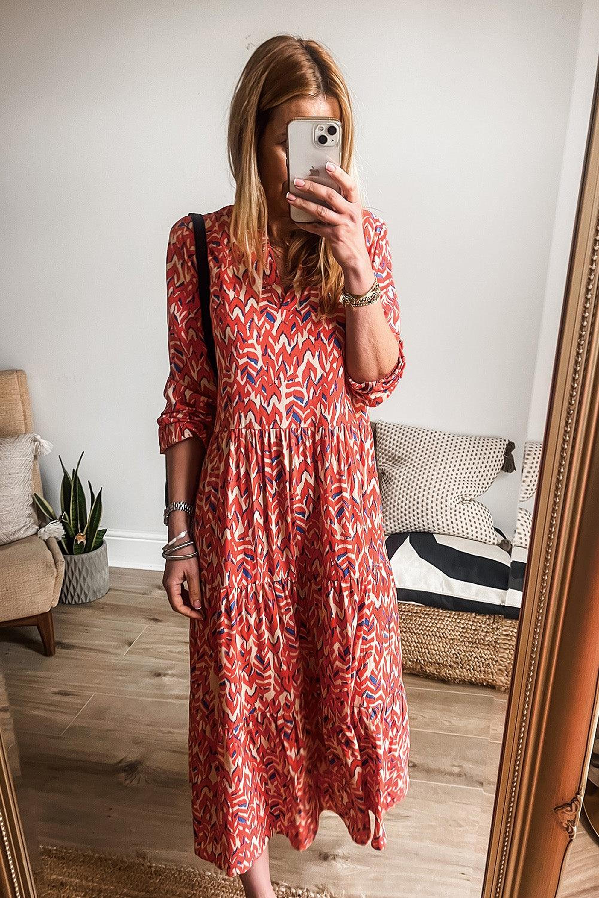 Robe midi plissée avec décolleté en V et imprimé abstrait