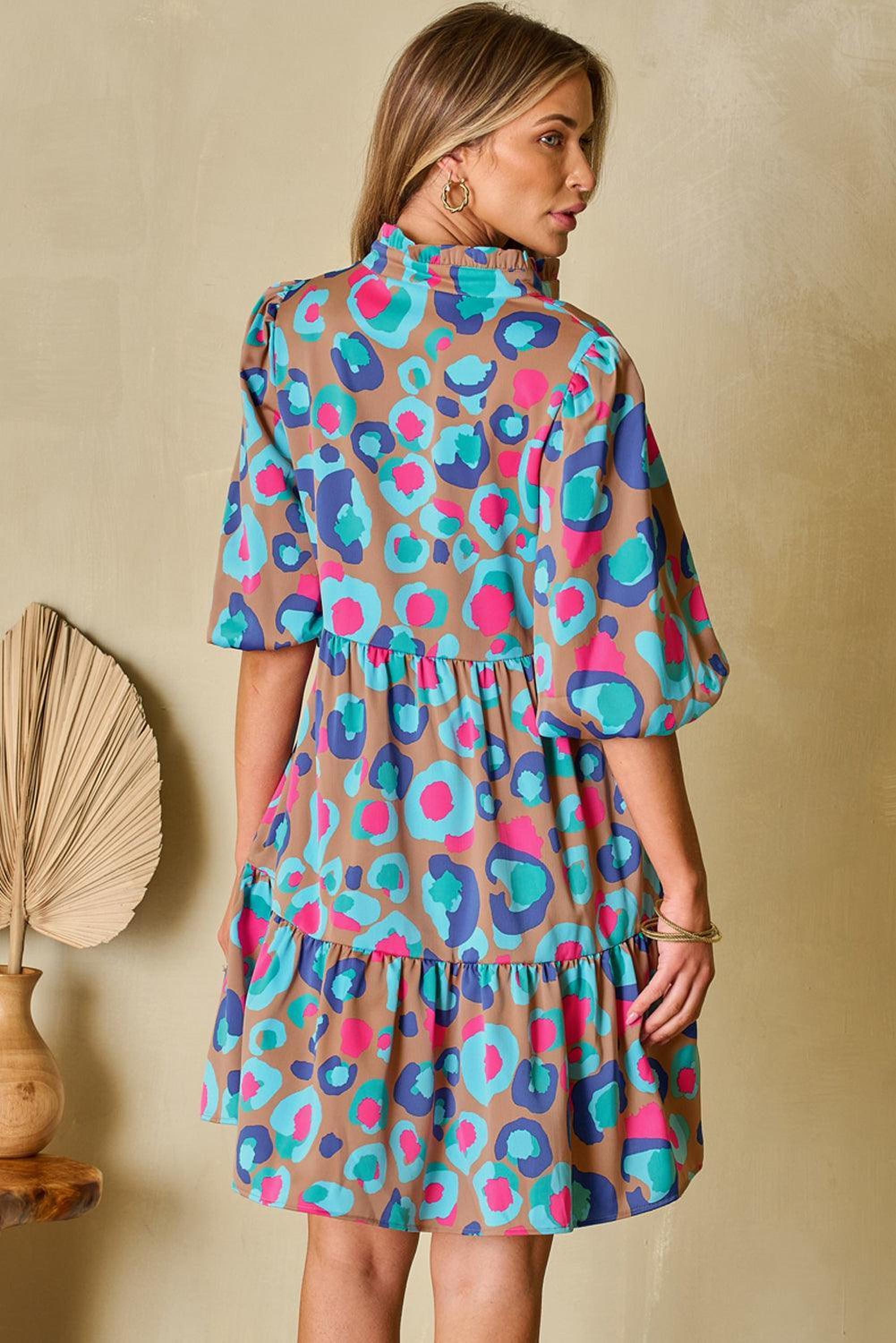 Robe imprimée léopard avec volants et col fendu élégante pour femmes
