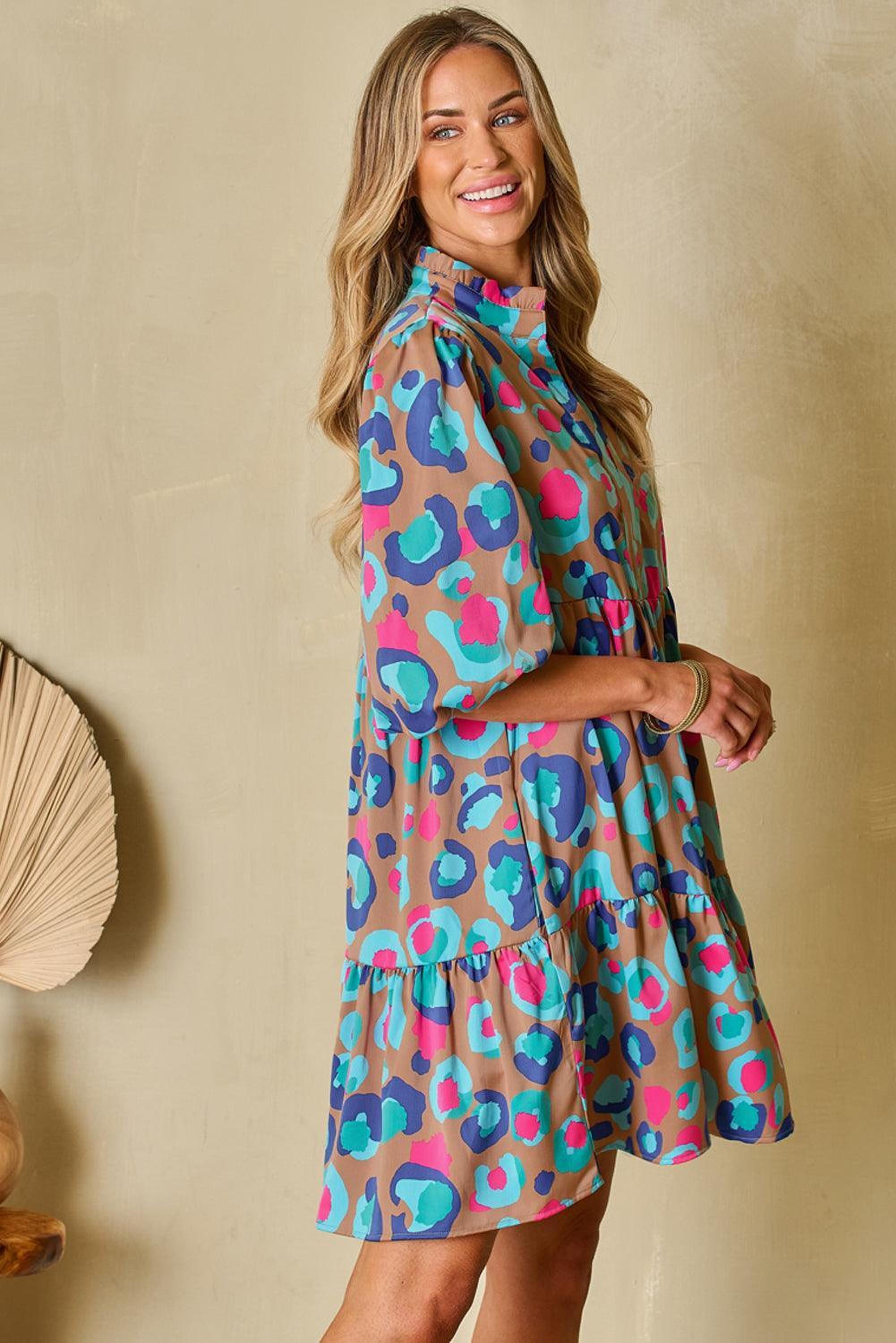 Robe imprimée léopard avec volants et col fendu élégante pour femmes