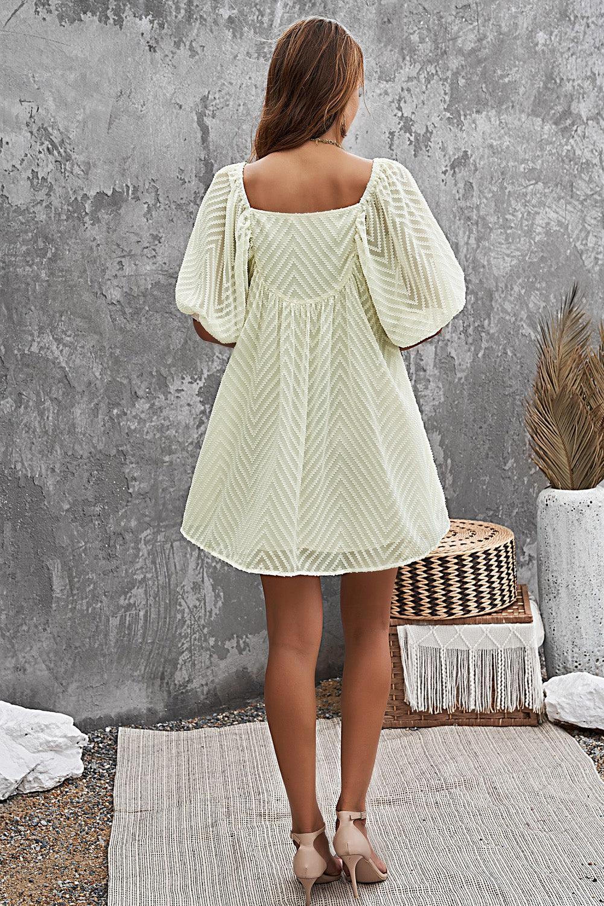Mini robe style babydoll avec manches bouffantes