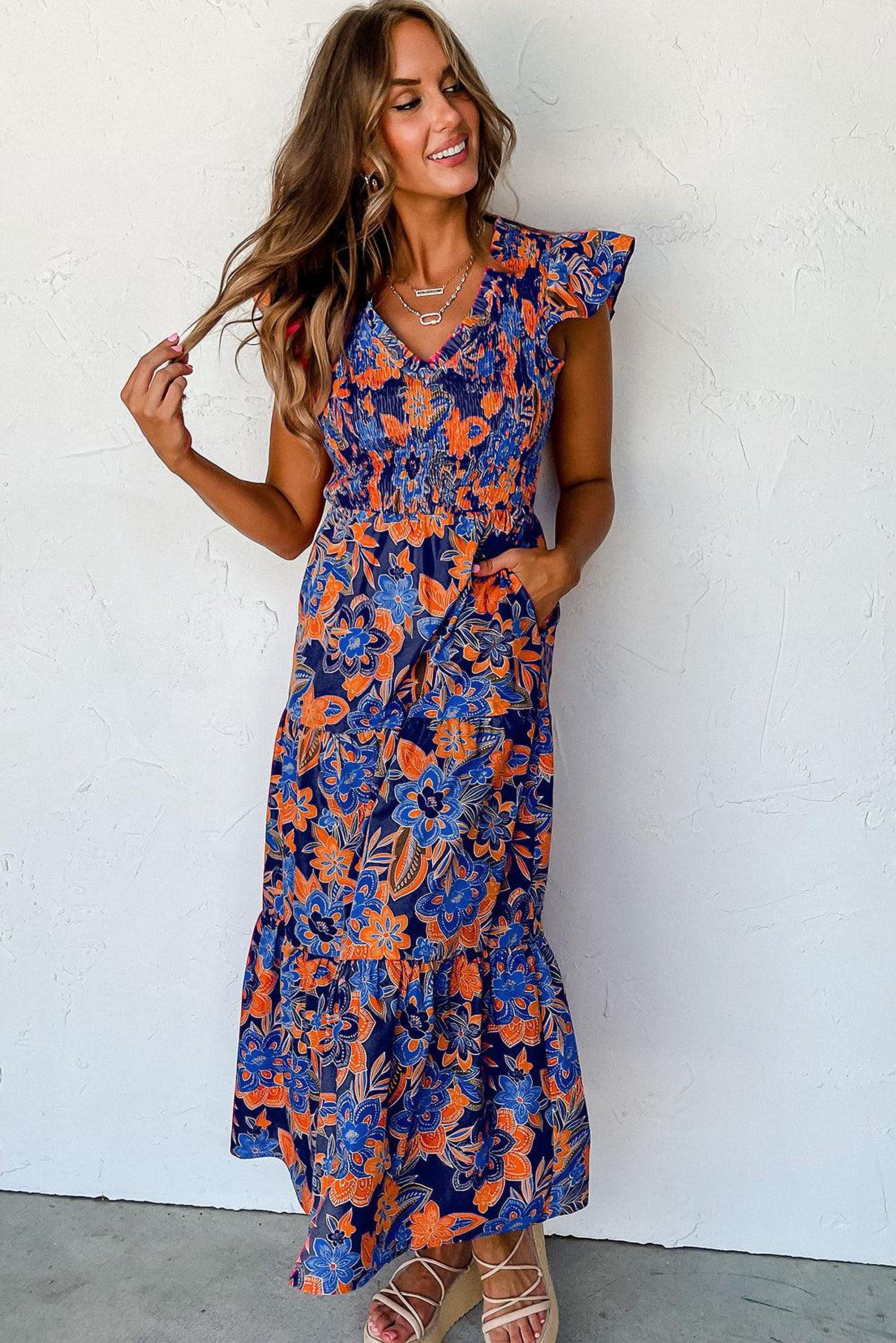 Robe florale bohème avec encolure en V et volants