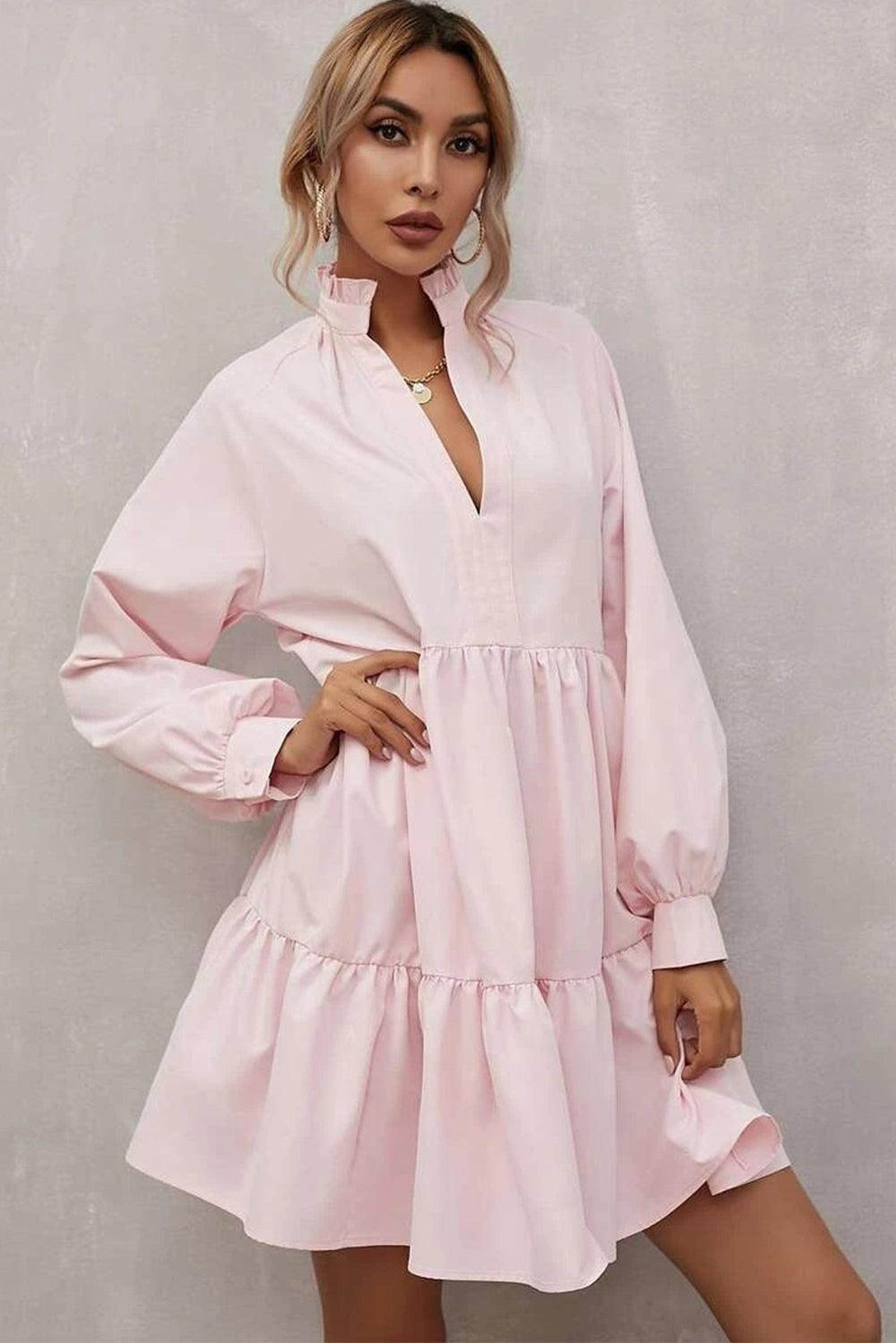 Robe élégante avec ruffles et col frivole