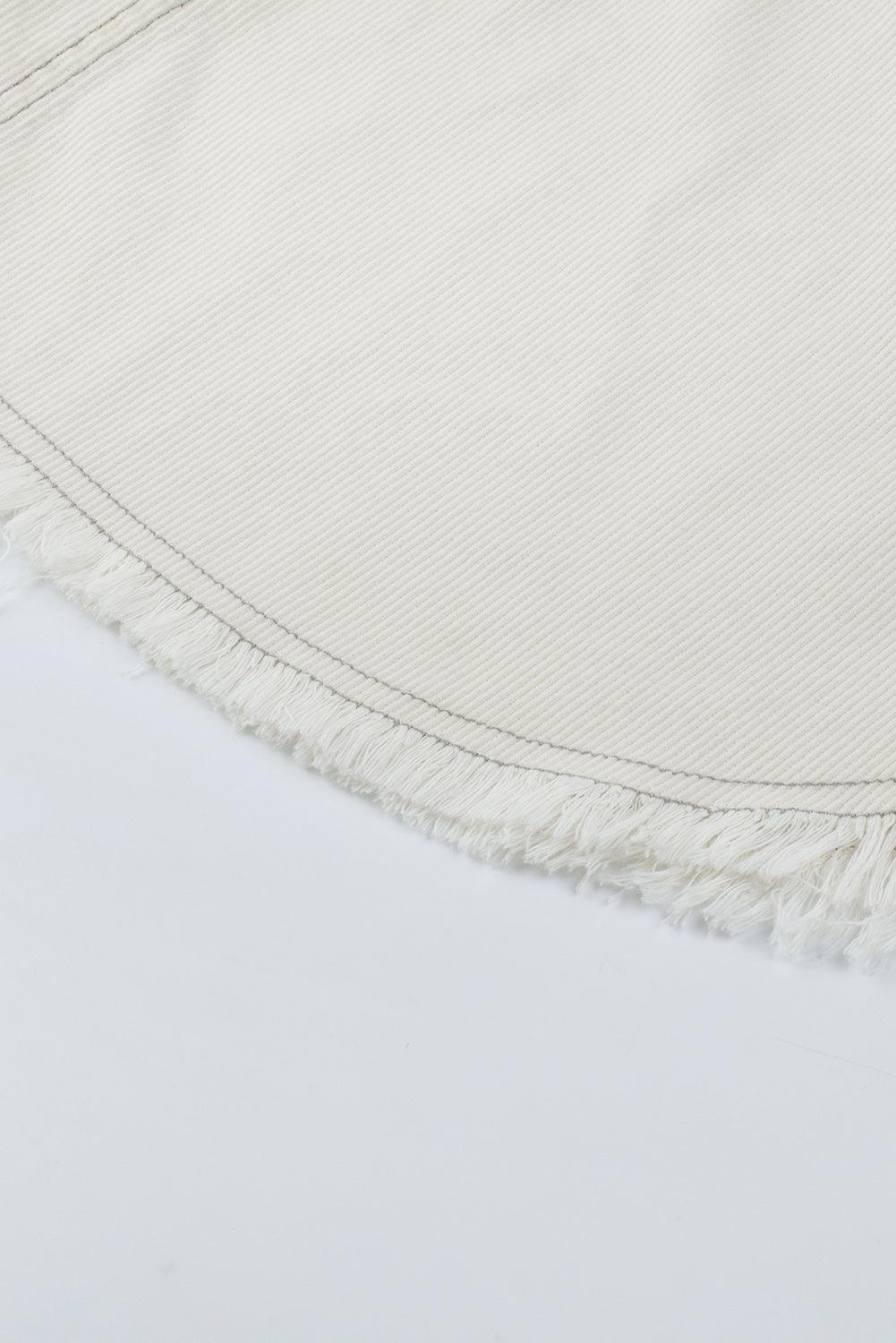 Robe en denim à manches longues avec un ourlet effiloché