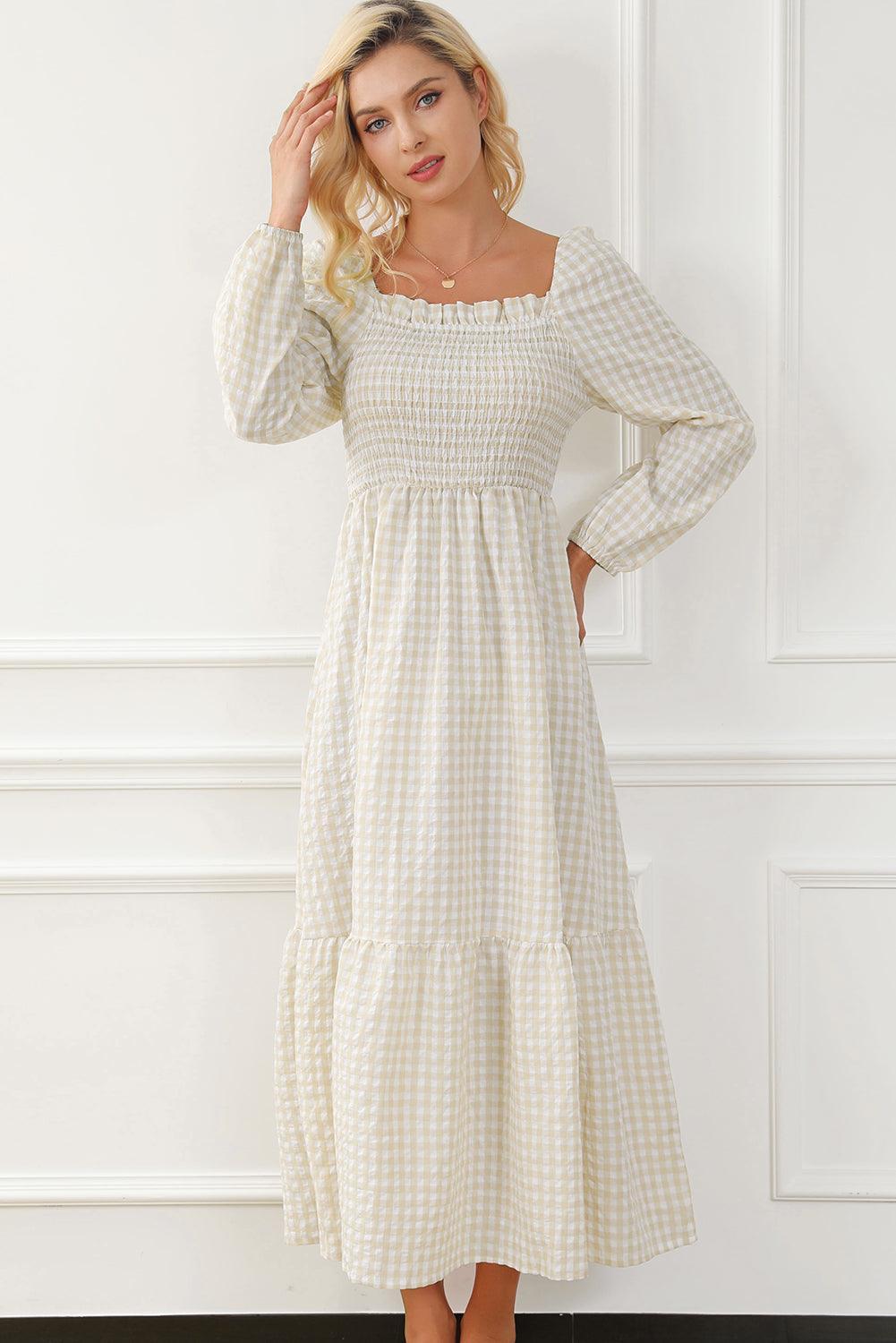 Robe maxi élégante avec motif à carreaux et volants