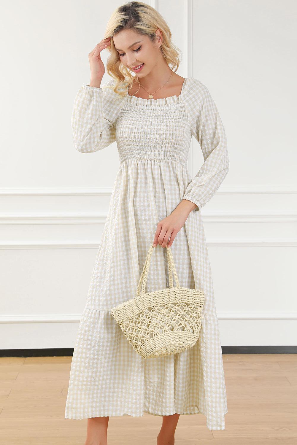 Robe maxi élégante avec motif à carreaux et volants