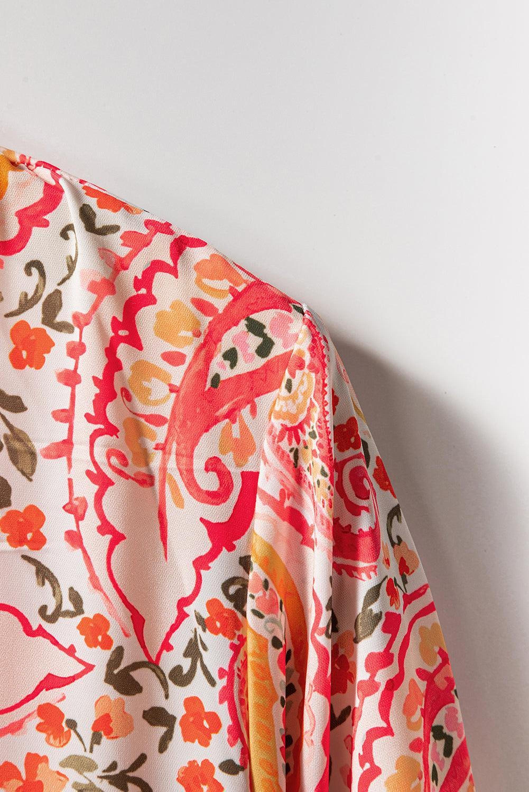 Robe longue bohème à motif paisley avec volants élégants