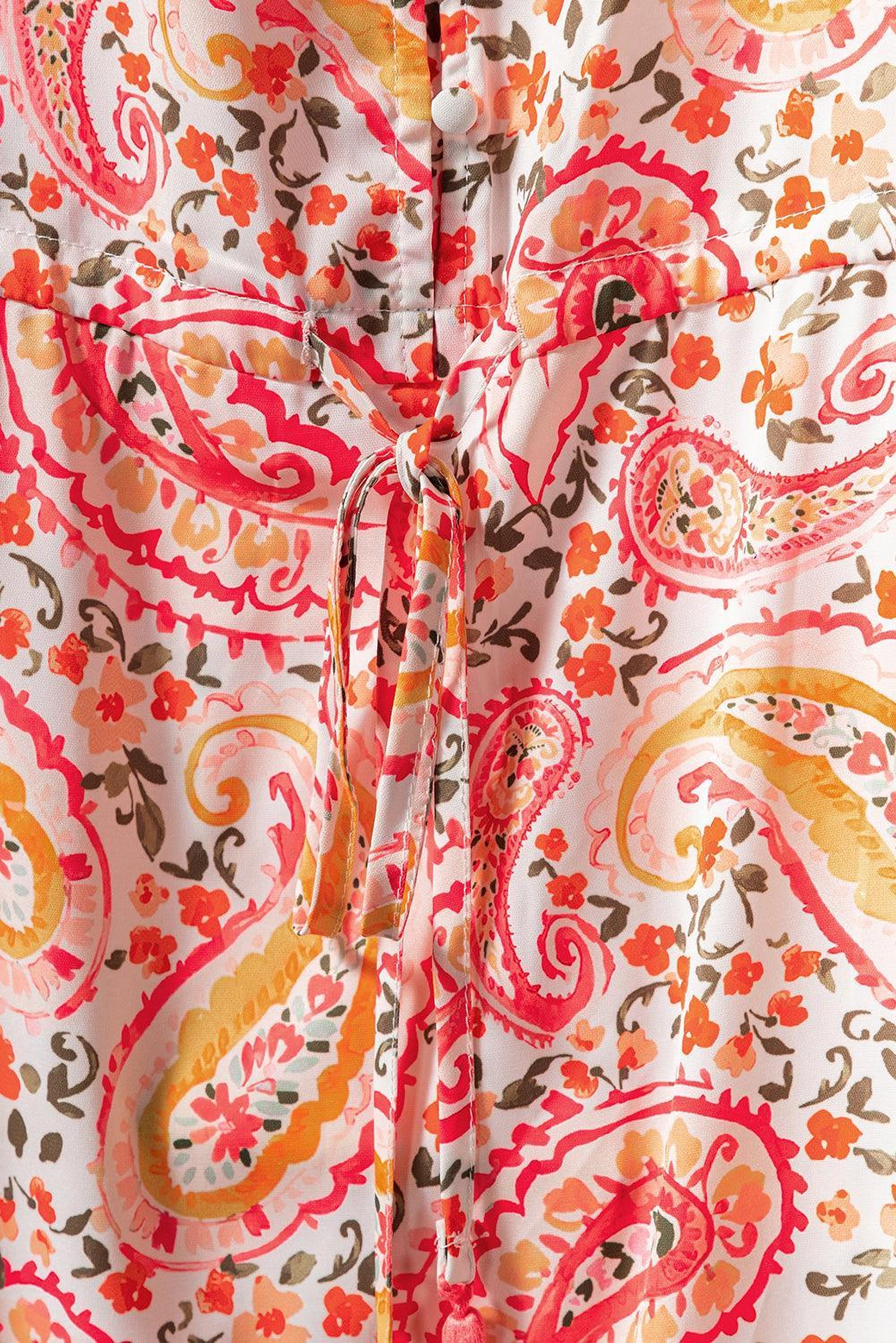 Robe longue bohème à motif paisley avec volants élégants