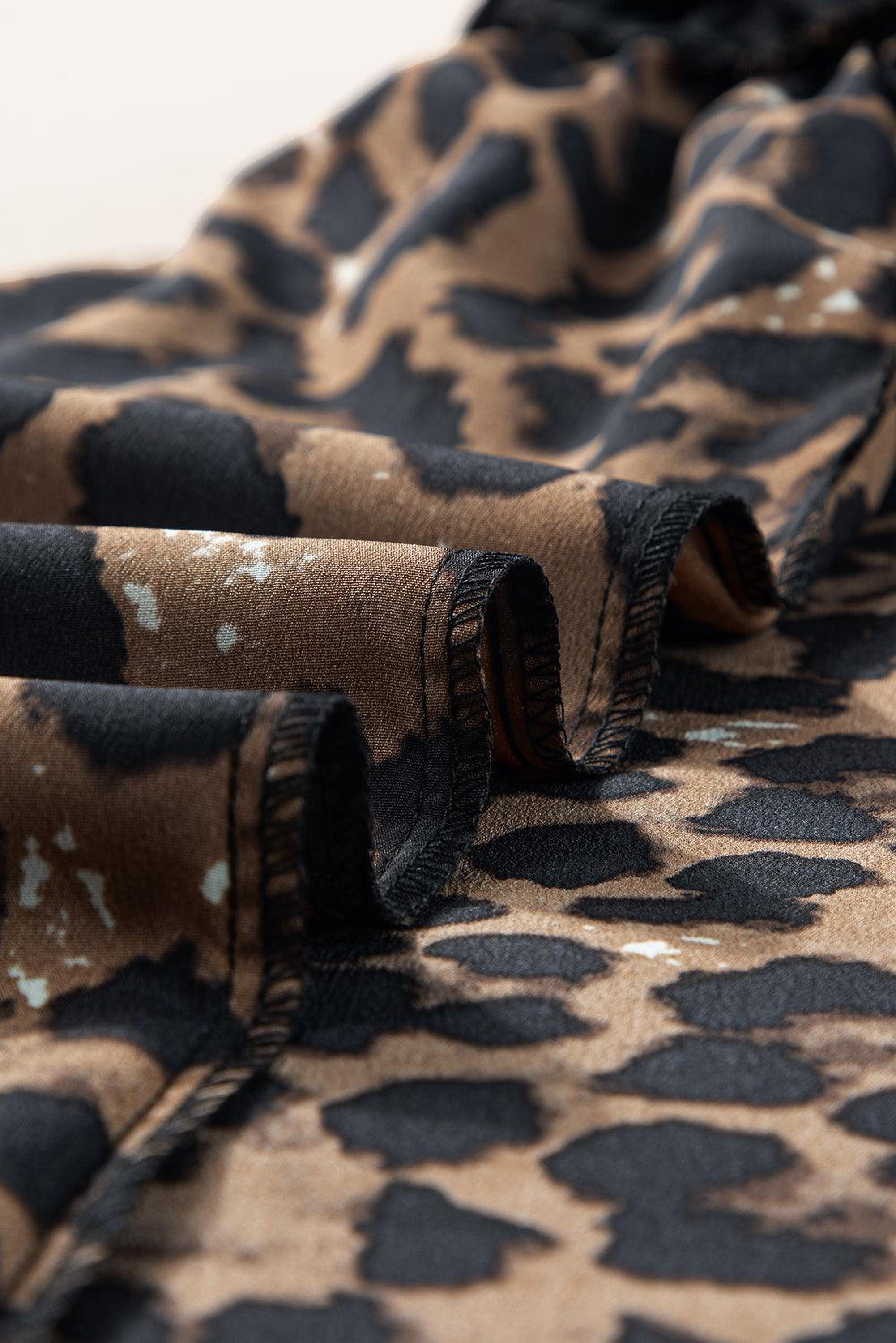 Mini robe avec motif panthère pour un style audacieux