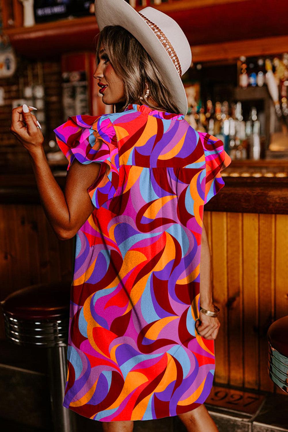 Robe à imprimé abstrait avec manches volantées