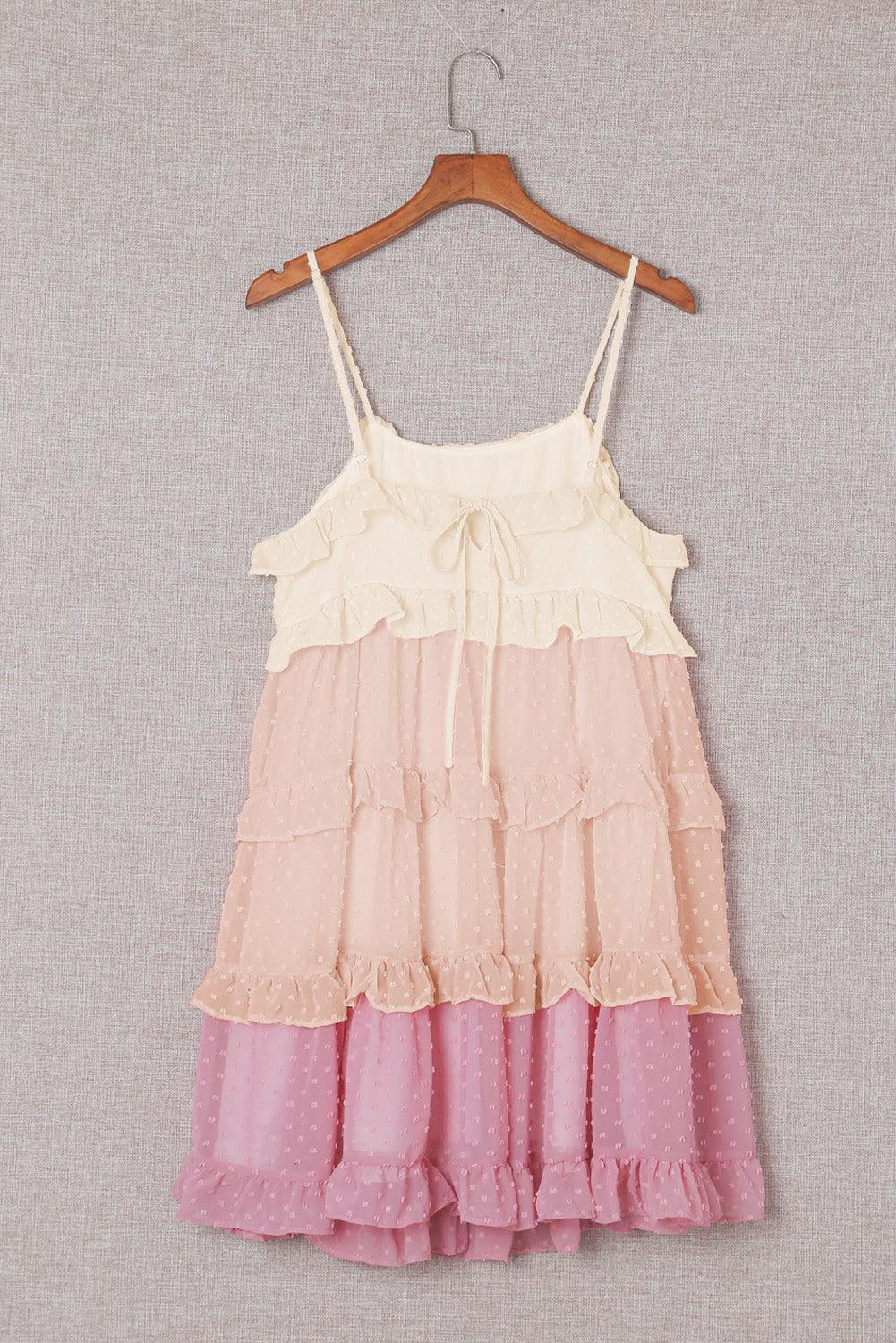Mini-robe suisse à pois avec volant élégant