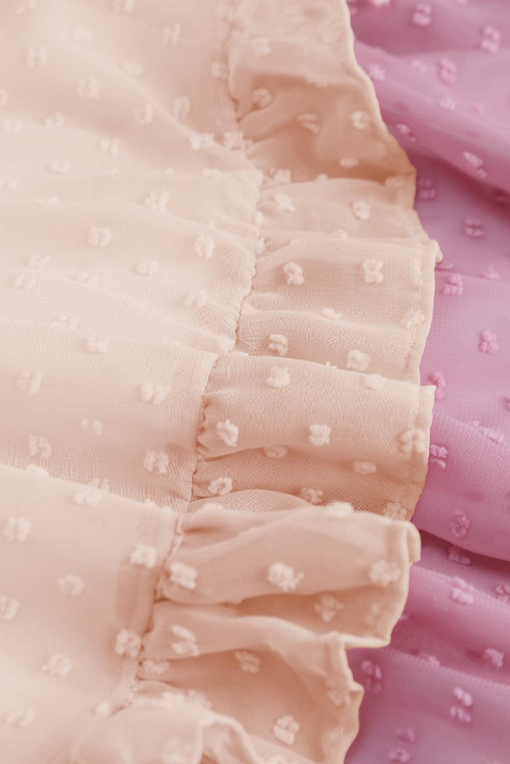 Mini-robe suisse à pois avec volant élégant